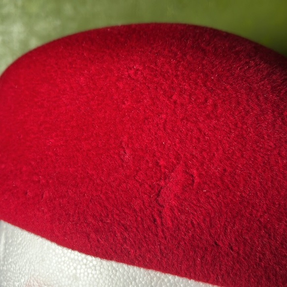 Vintage red felt hat - Picture 6 of 6